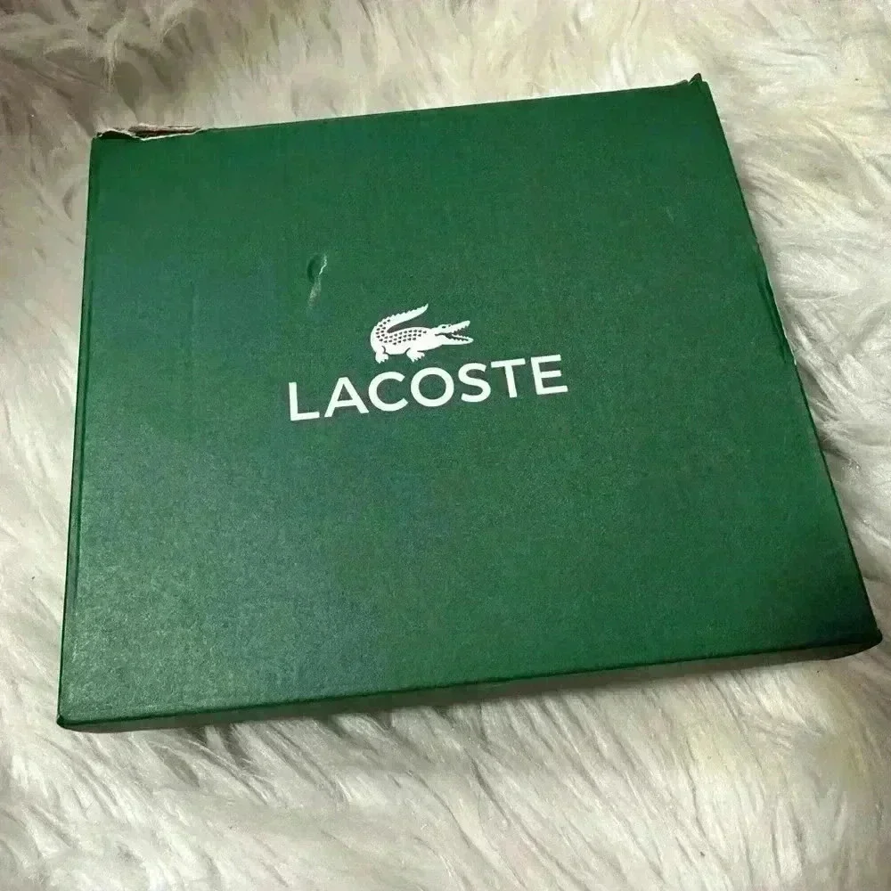Lacoste‎ CARNABY EVO Size 5 White /Black Kids SNEAKERS
